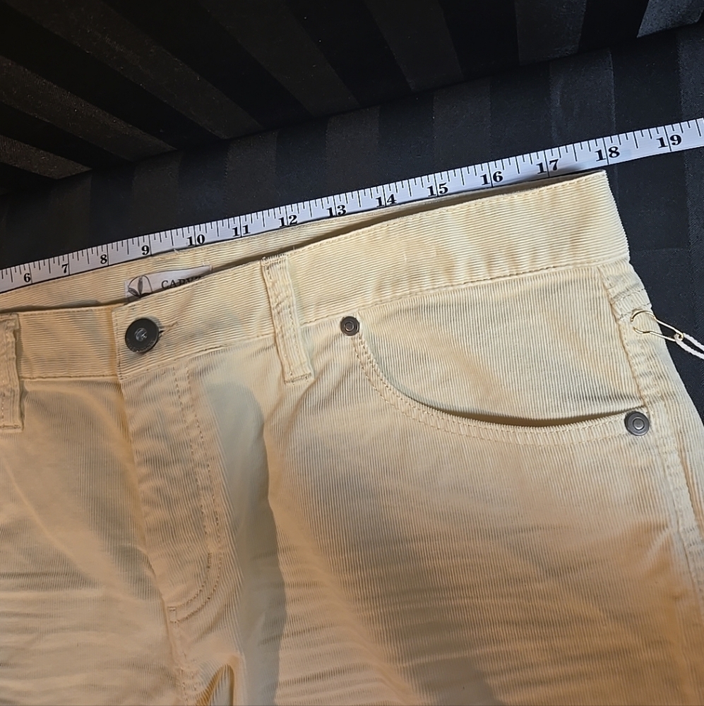 Size 10 Carve Designs Oahu 4" Shorts Dogwood Pale Yellow Color With Pockets - Picture 3 of 4